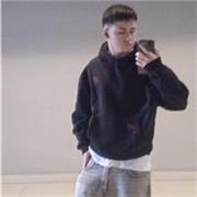 Chico Joven con titulo de bachillerato, enseño matemáticas en todos los niveles